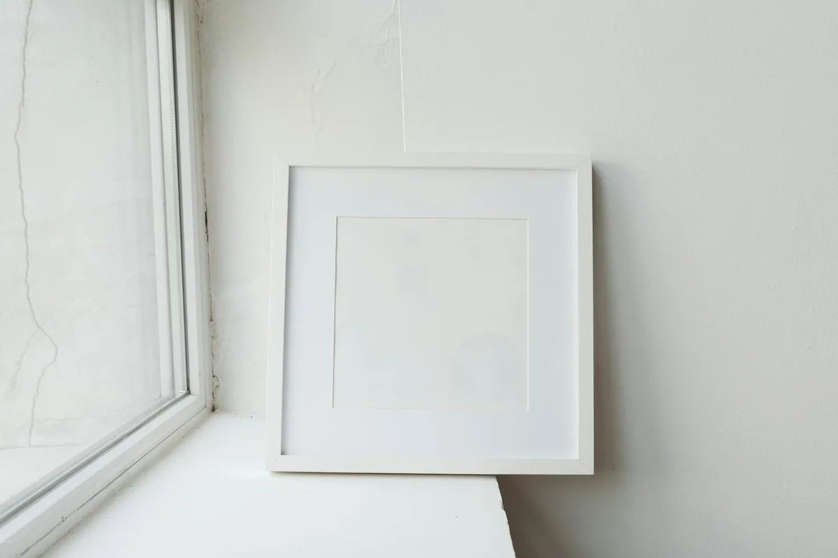 White frame, Scandinavian interior
